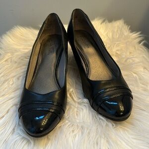 Lifestride Black wedged small heeled professional shoes